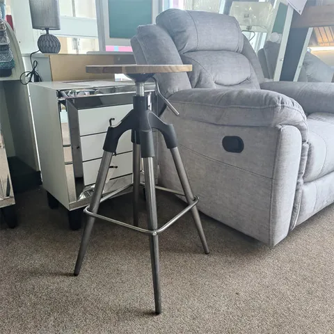 Adjustable Bar stool