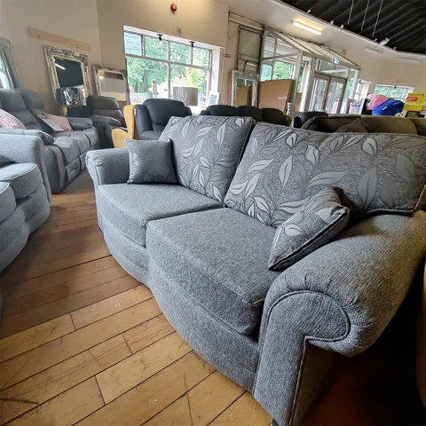 Claudia Sofa