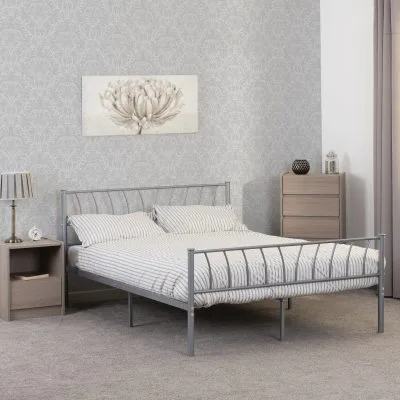 Harlow 4'6" Bed