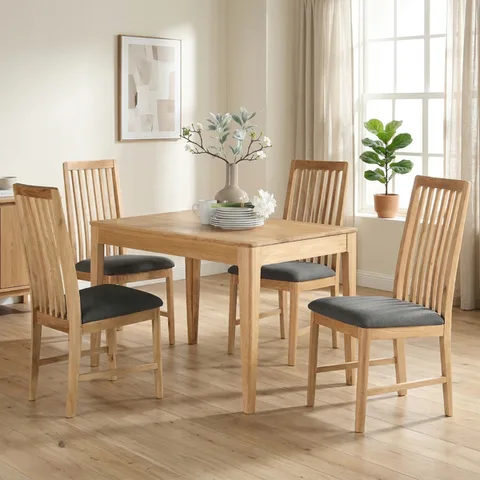 Dunmore Oak Dining Set