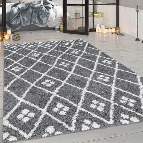 Milo Rug - 80 × 150 cm - Grey 01