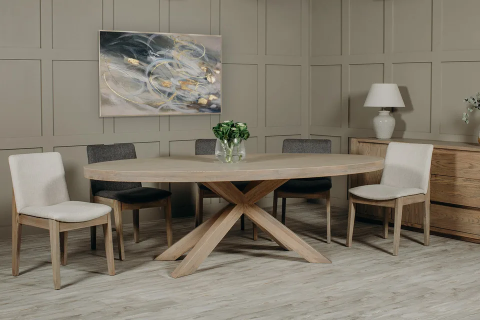 Falun Dining Table Oval - 2350 / Smoked